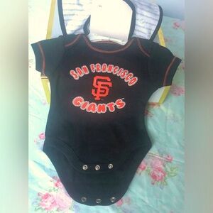 SF Giants Body Suit All Cotton “The Baby” 1 Piece w/foot cover Size Newborn NWT